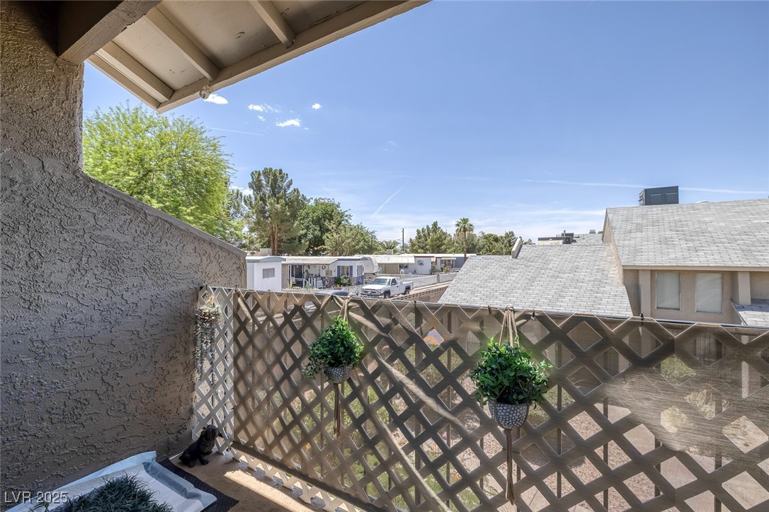 526 Sellers Place Property Photo 24