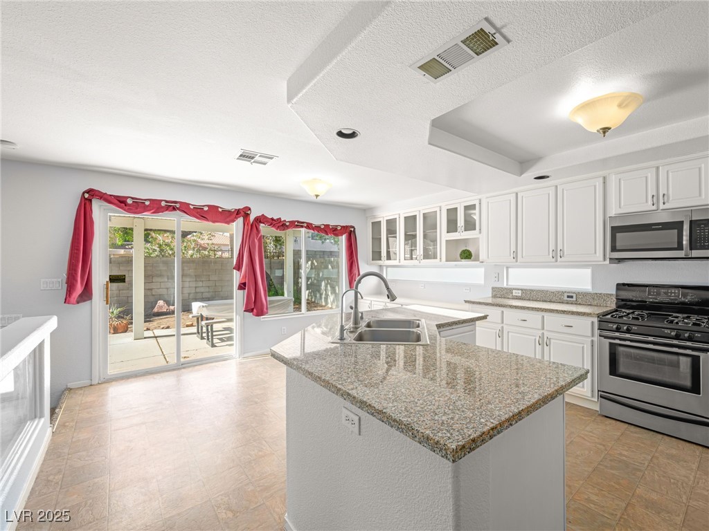8733 Country Pines Avenue Property Photo 14