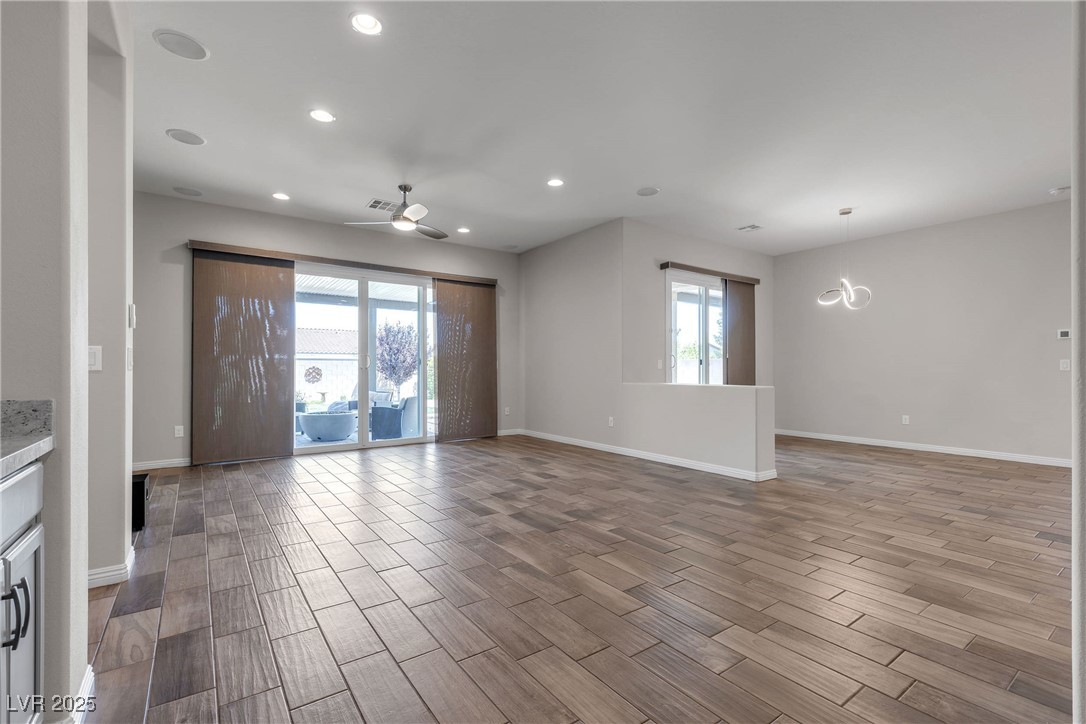 7072 Arabian Ridge Street Property Photo 5