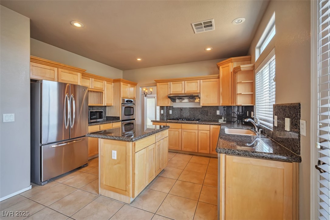1740 Flores Lane Property Photo 8