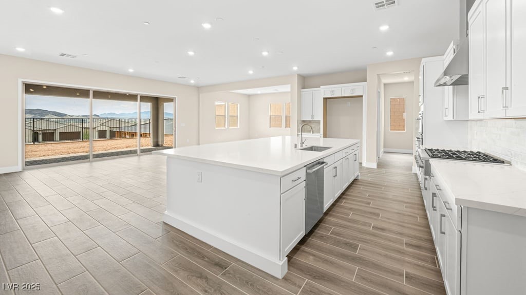 243 Paraggi Bay Drive Property Photo 4