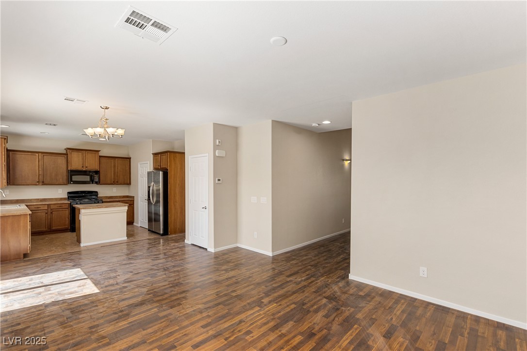 5492 Mercury Springs Drive Property Photo 2