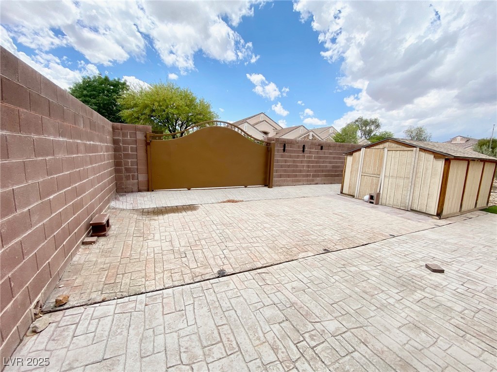 1127 Pinto Horse Avenue Property Photo 12