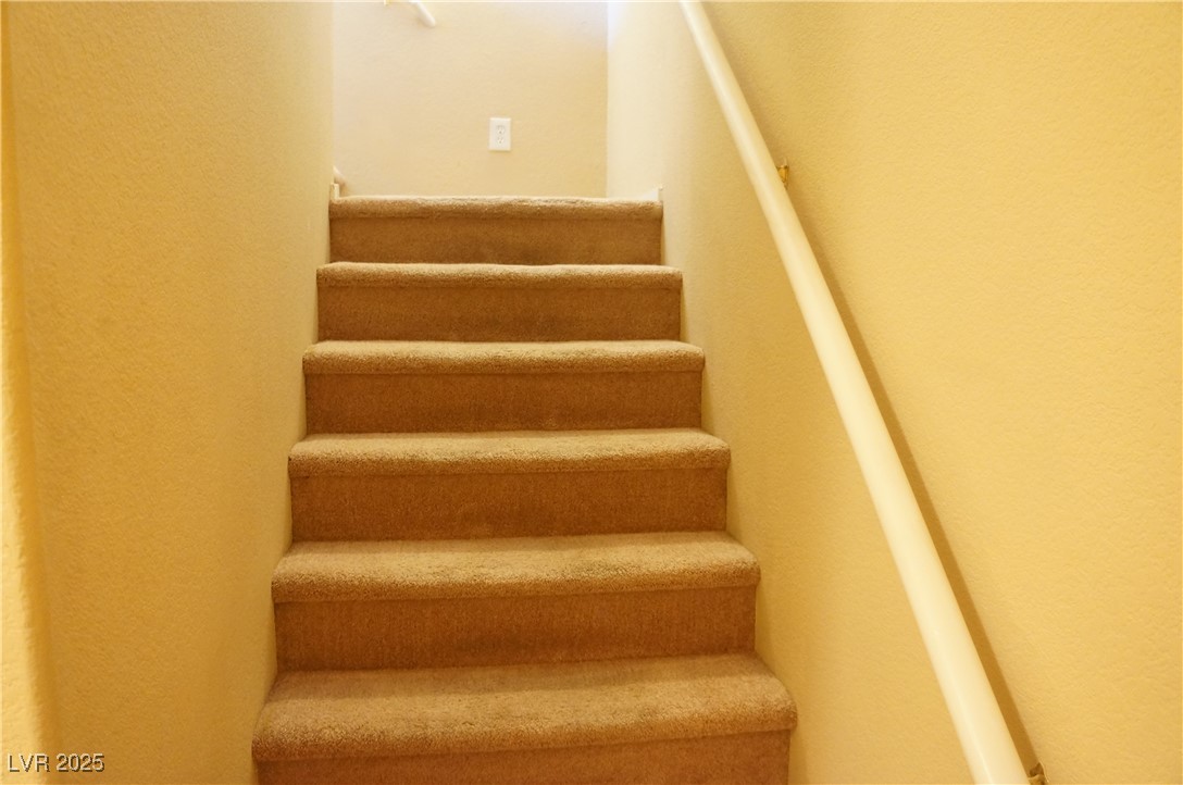 2554 Velez Valley Way Property Photo 2