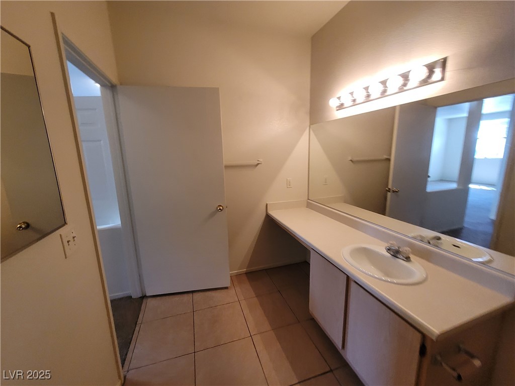7413 West Russell Road 107 Property Photo 26