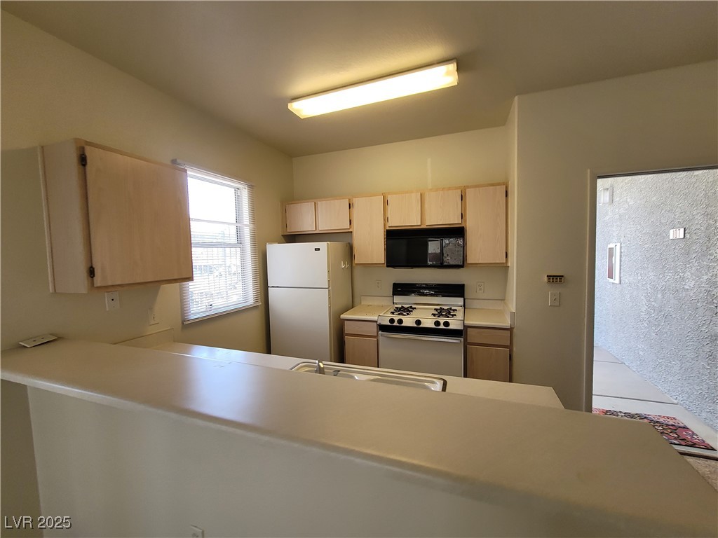 7413 West Russell Road 107 Property Photo 28