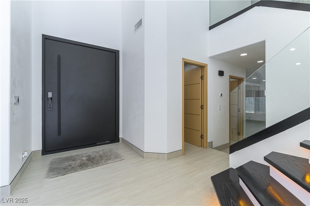 9937 Whalers Landing Court Property Photo 3