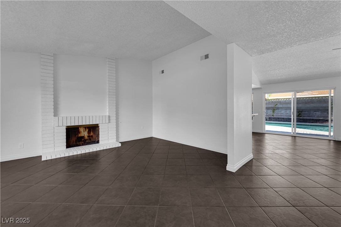 6791 Greengrove Drive Property Photo 4