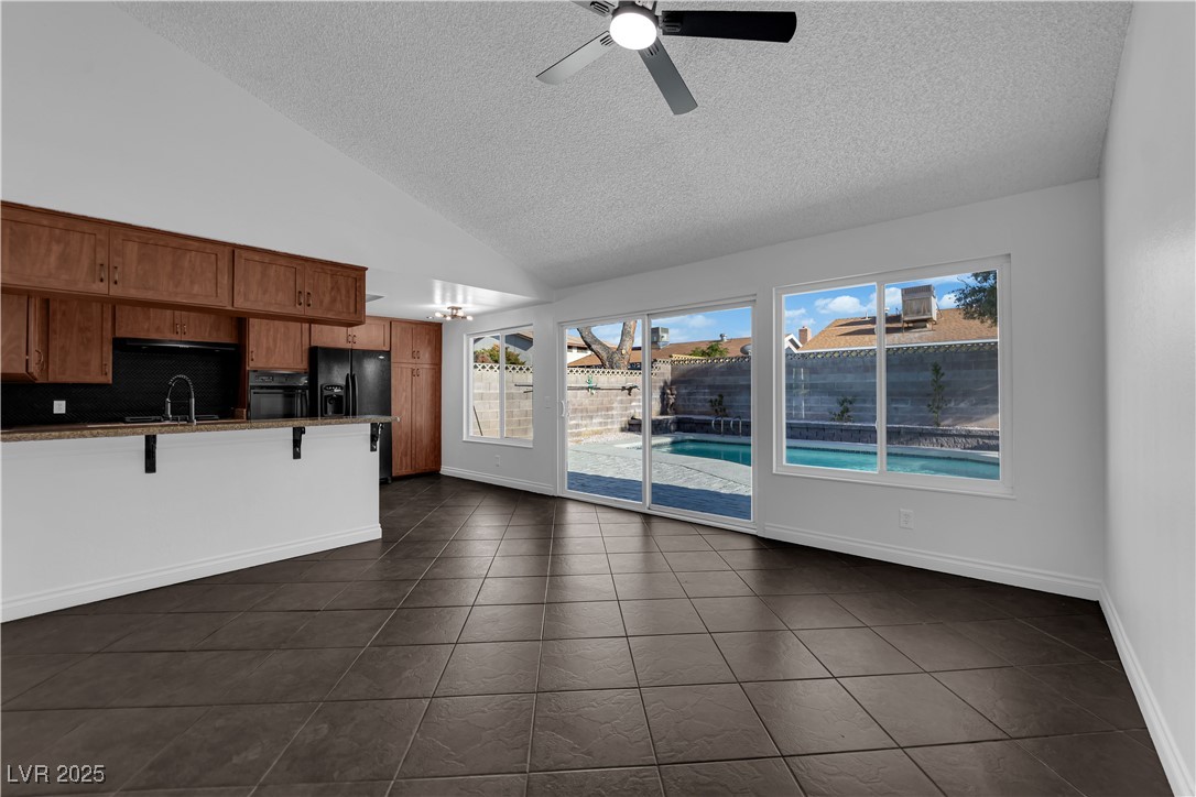 6791 Greengrove Drive Property Photo 8