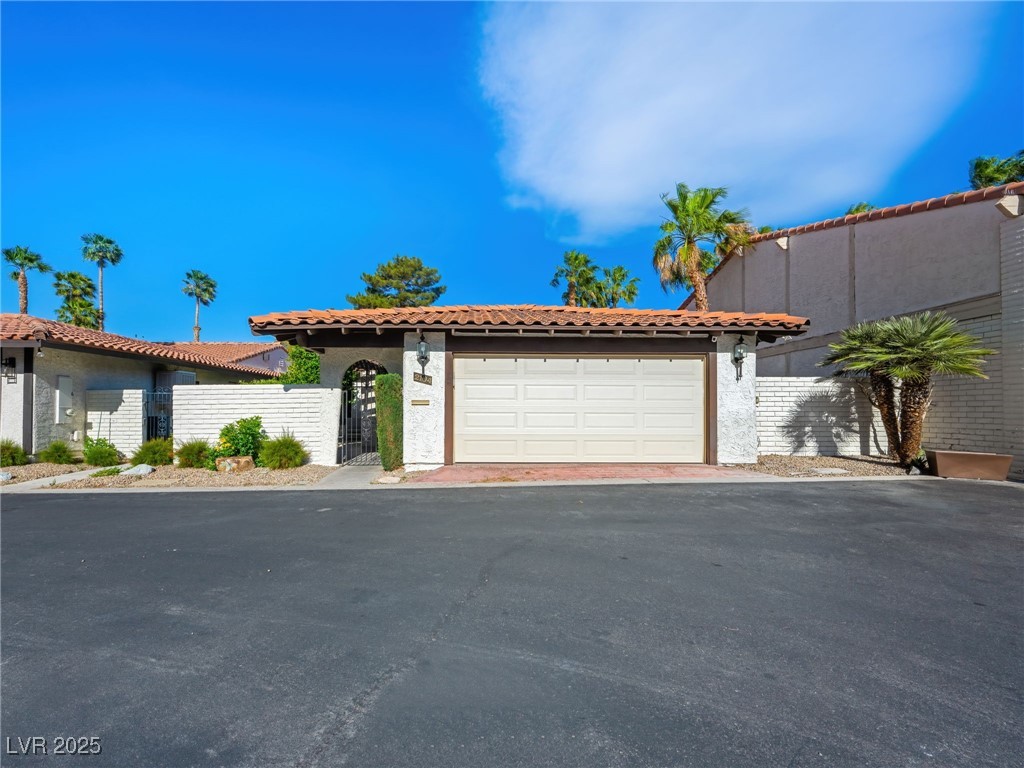 2104 Plaza De La Candela Property Photo 1