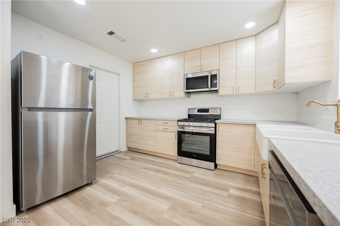 220 Bruin Way Property Photo 1