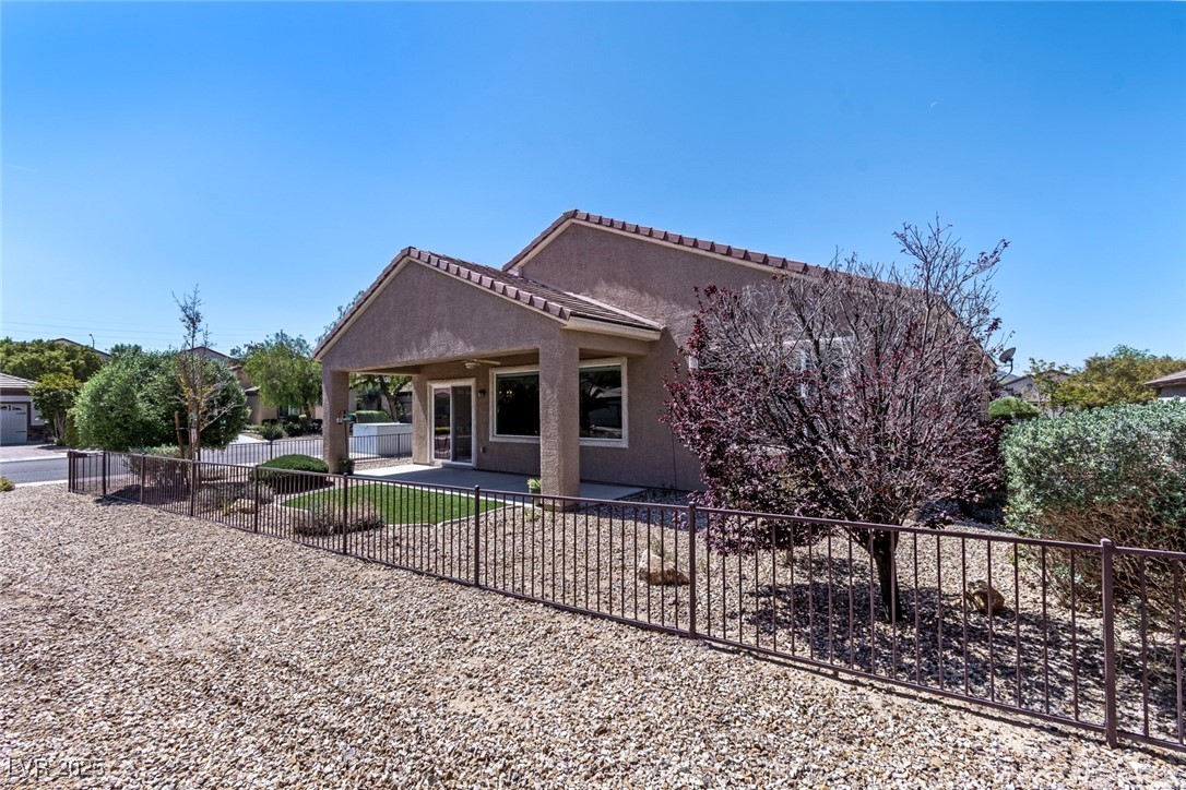 2538 Capella Star Street Property Photo 26