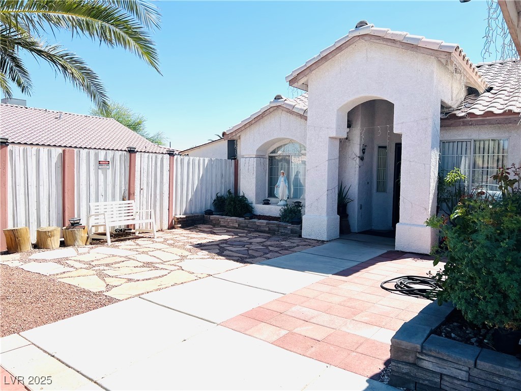1860 Banaba Lane Property Photo 3