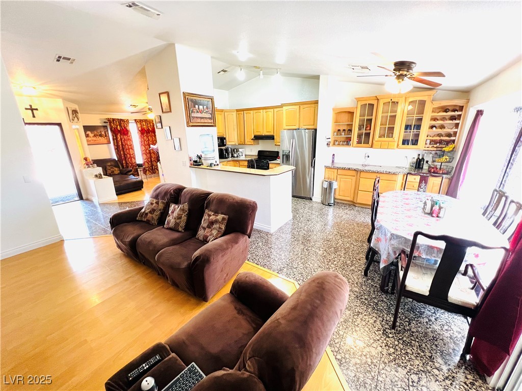 1860 Banaba Lane Property Photo 10