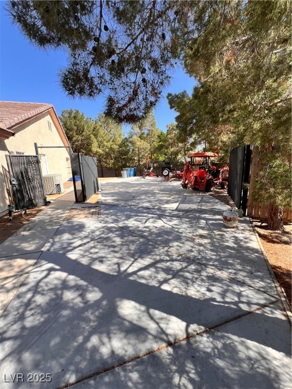 7255 West La Madre Way Property Photo 3