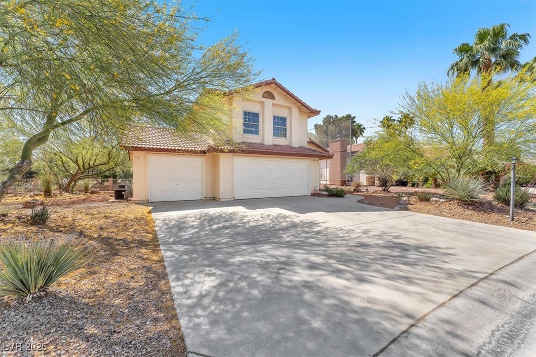 5216 Desert Star Drive Property Photo 2