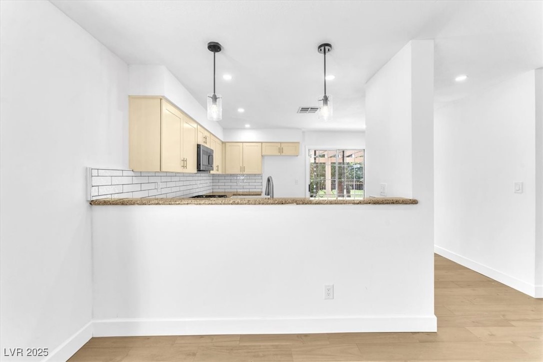 5216 Desert Star Drive Property Photo 16