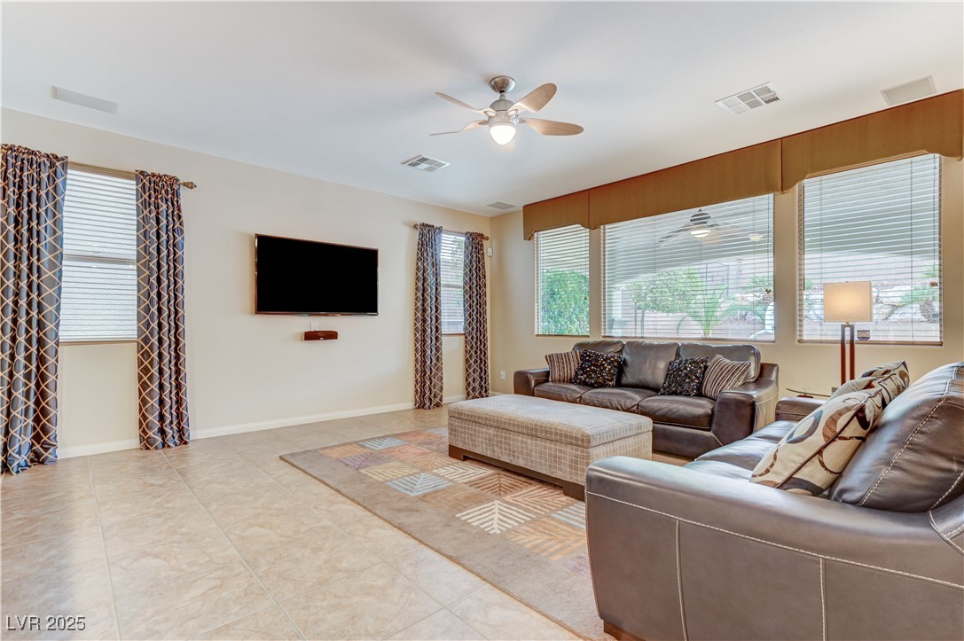 733 Secret London Avenue Property Photo 9