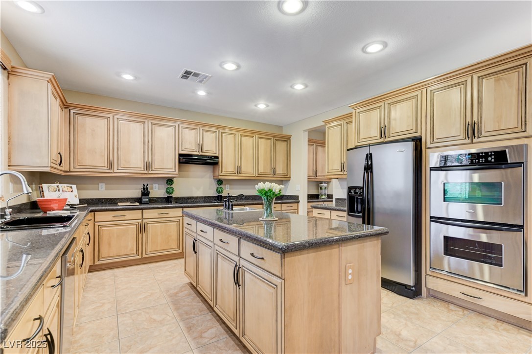 733 Secret London Avenue Property Photo 12