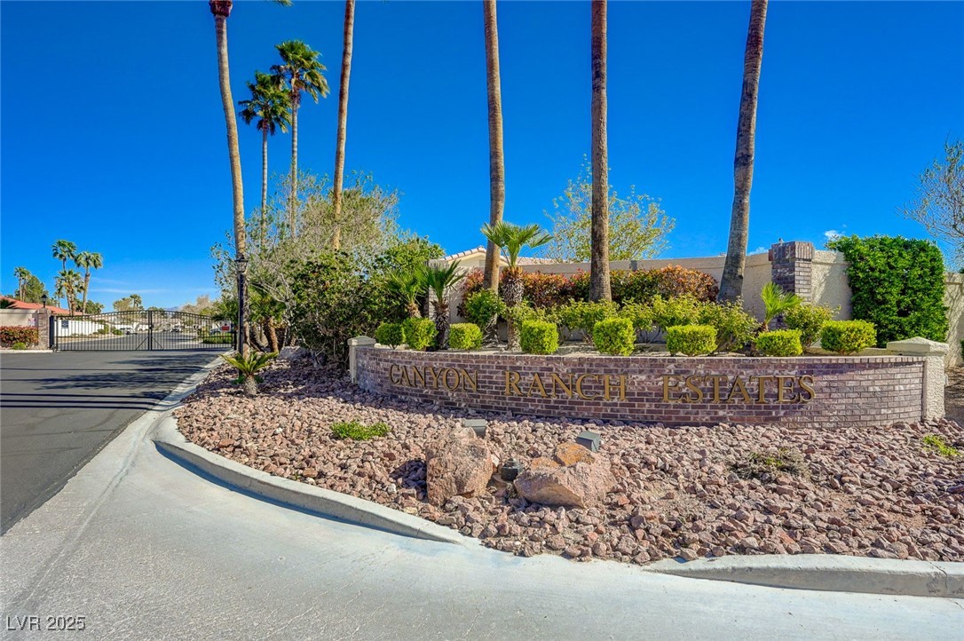 7461 Tahoe Basin Drive Property Photo 3