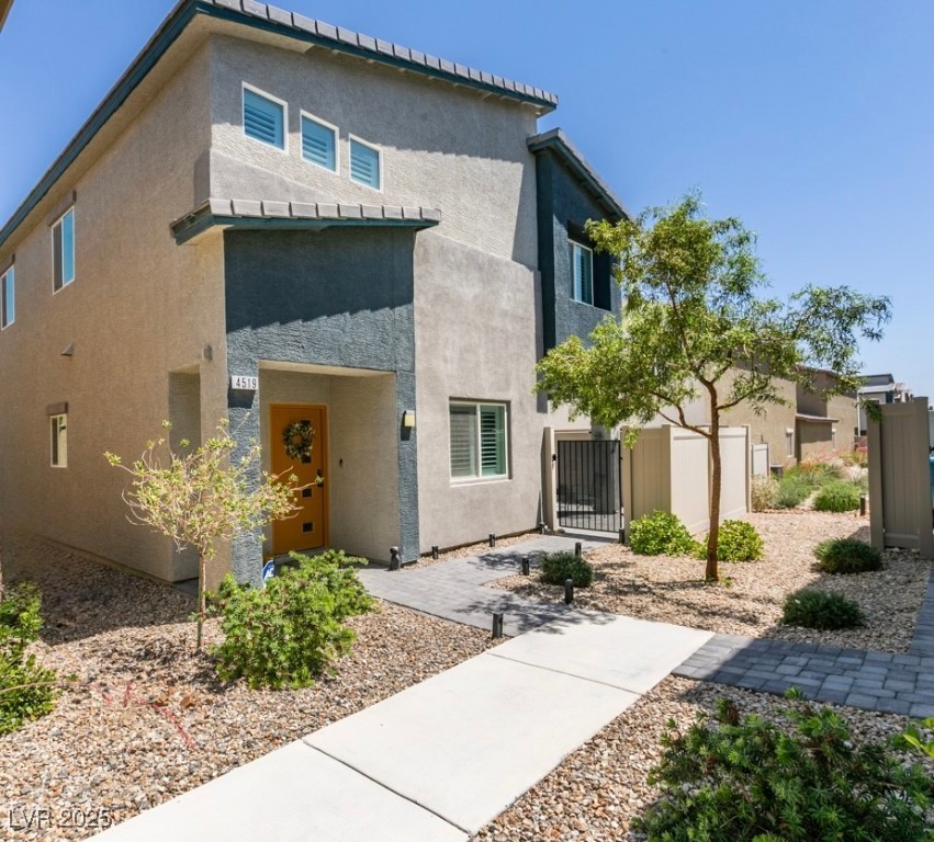 4519 Sapphire Moon Avenue Property Photo 2
