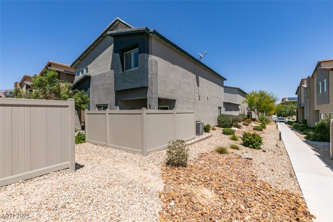 4519 Sapphire Moon Avenue Property Photo 3