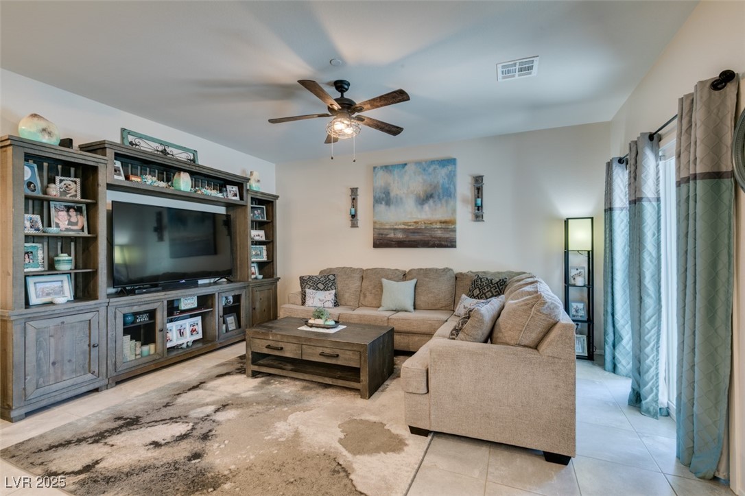 4519 Sapphire Moon Avenue Property Photo 8