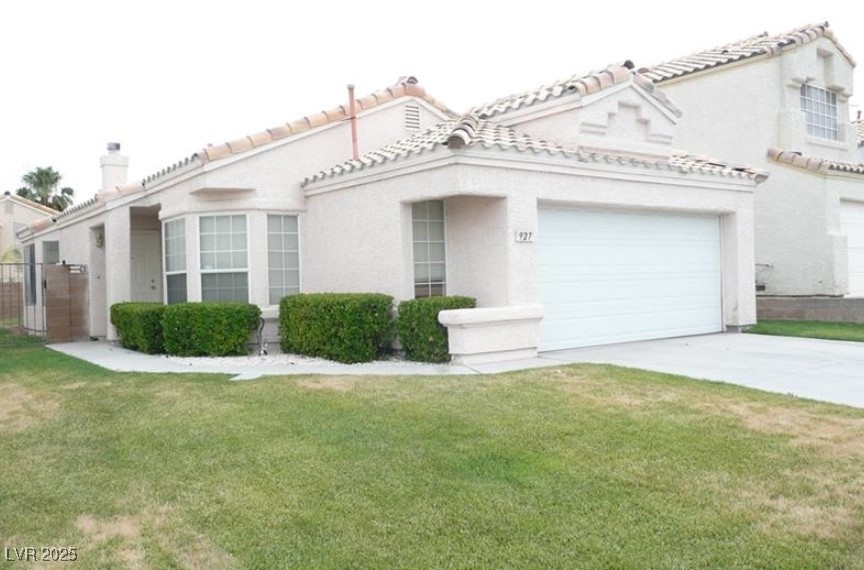 927 CARNIVAL Avenue