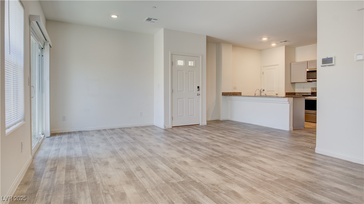 4229 Venus Falls Avenue Property Photo 9
