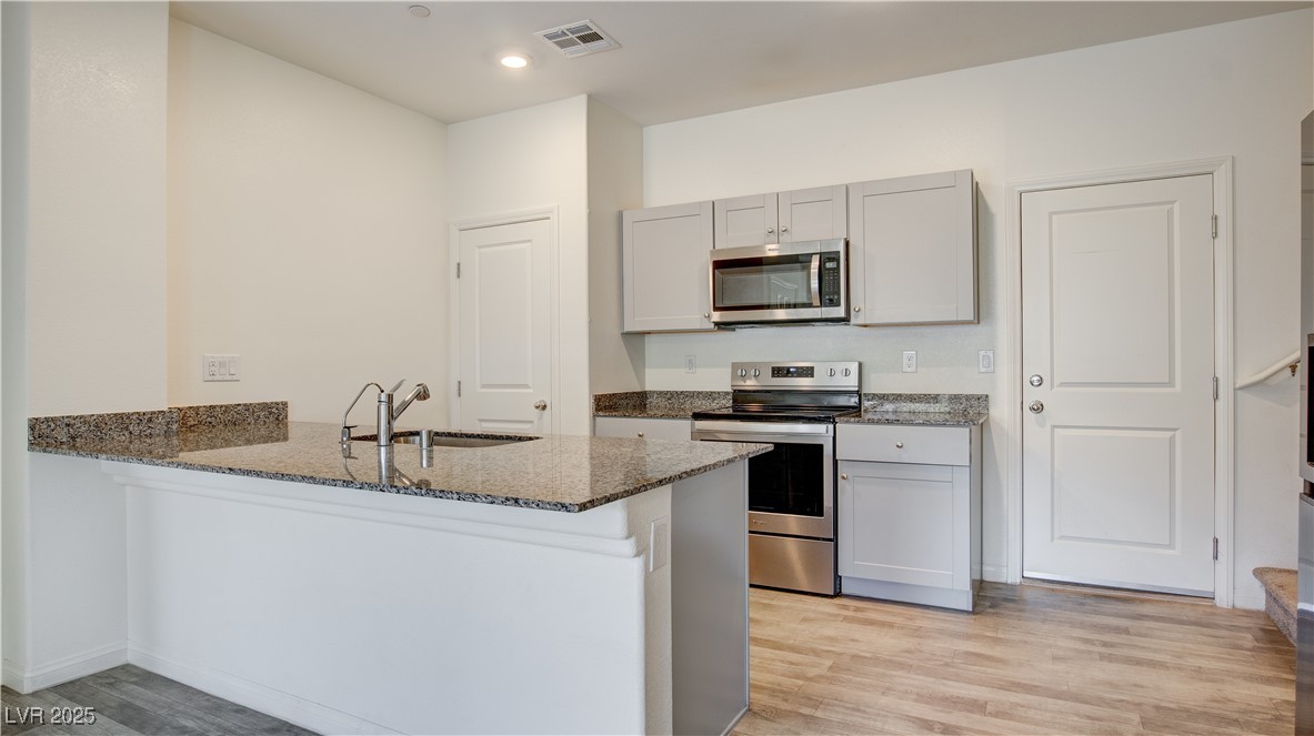 4229 Venus Falls Avenue Property Photo 10