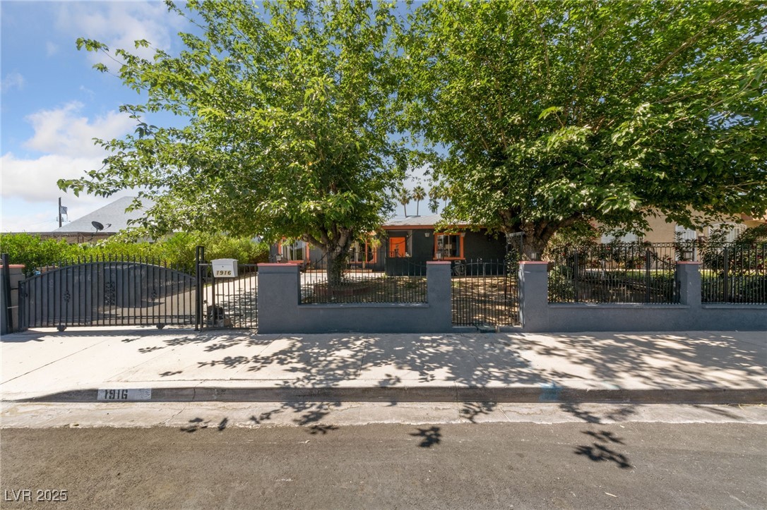 1916 Canosa Avenue Property Photo 1