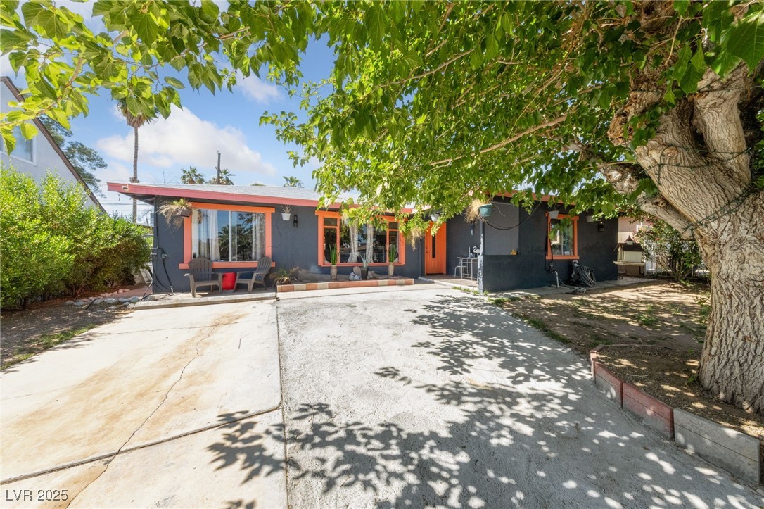 1916 Canosa Avenue Property Photo 3