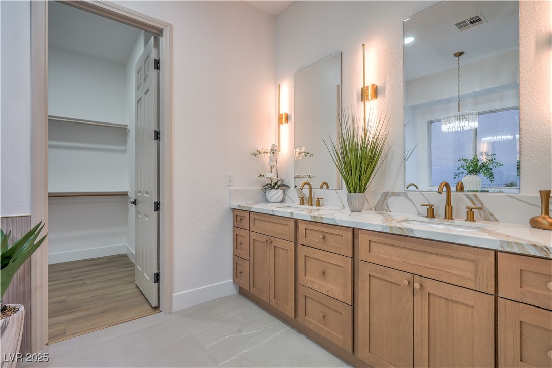 3020 Via Venezia Property Photo 10