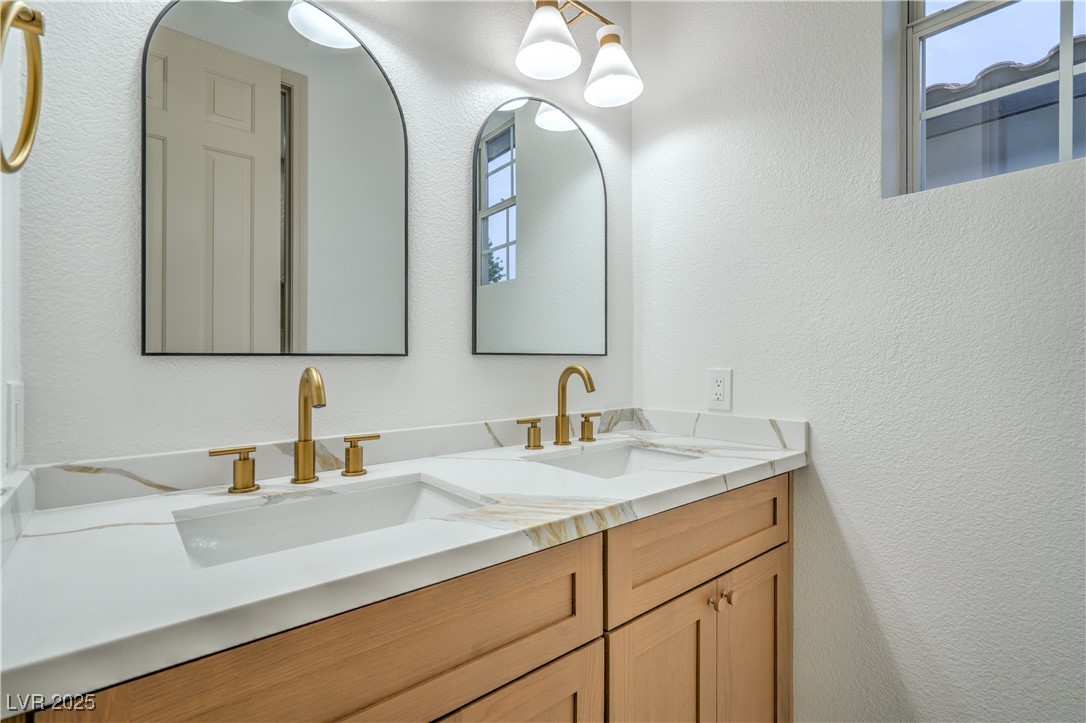 3020 Via Venezia Property Photo 15