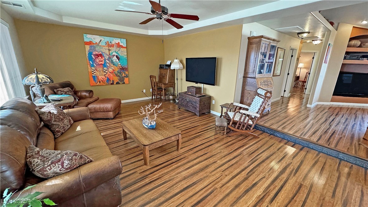 5480 Lincolnwood Court Property Photo 6