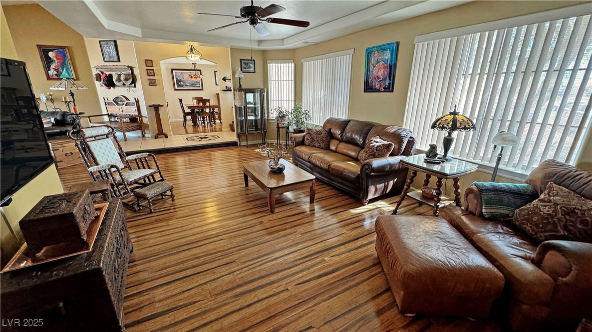 5480 Lincolnwood Court Property Photo 7