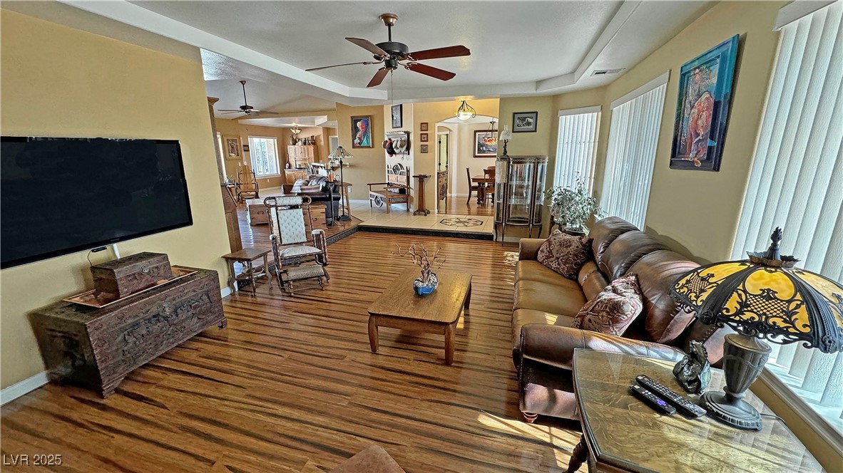 5480 Lincolnwood Court Property Photo 8