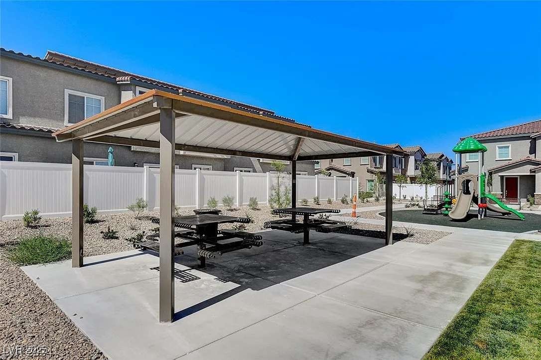 7332 North Decatur Boulevard 2 Property Photo 11