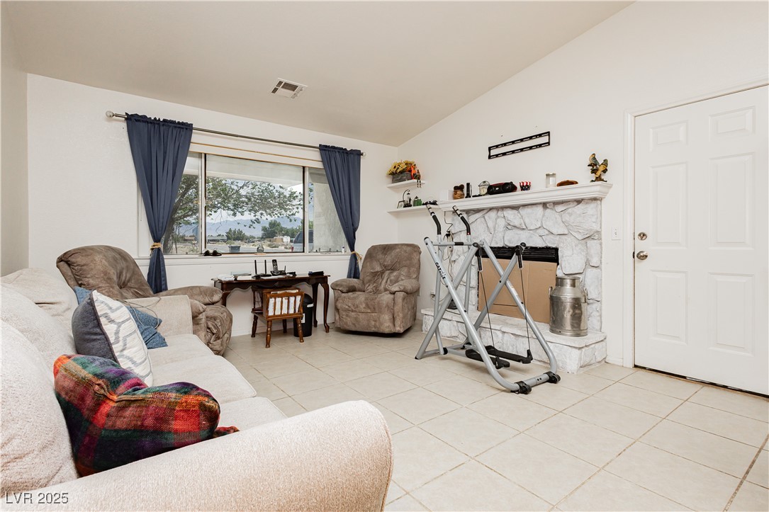2251 Bridger Street Property Photo 11