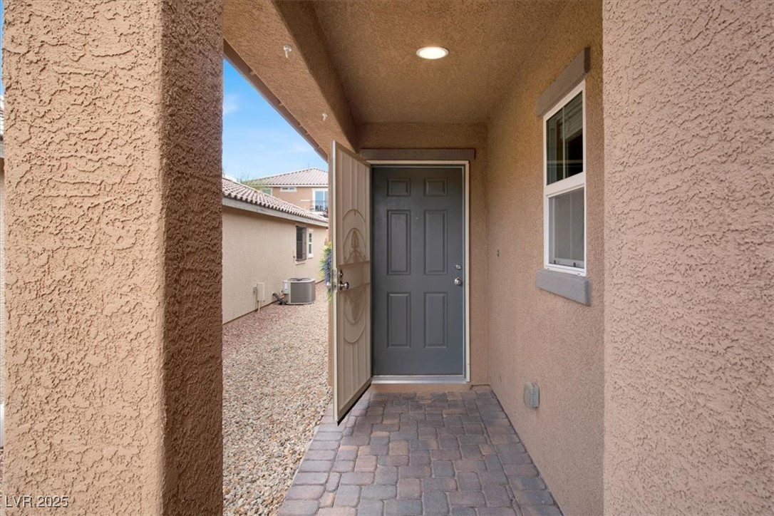 759 Star Apple Lane Property Photo 2