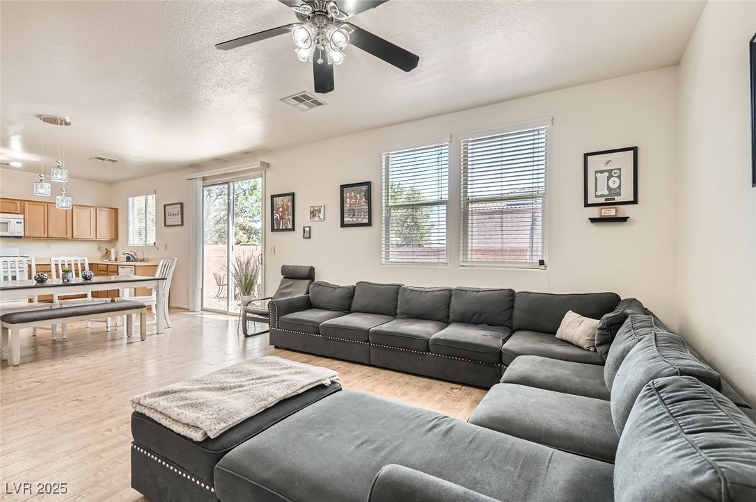 8252 Pearl Oasis Court Property Photo 6