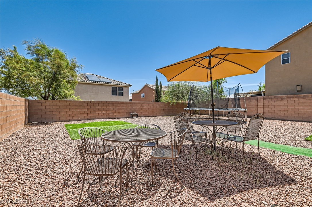 8252 Pearl Oasis Court Property Photo 25