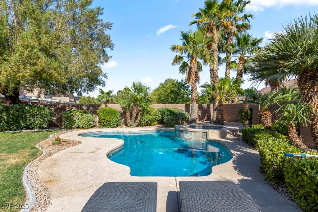 8121 Eagle Clan Court Property Photo 3