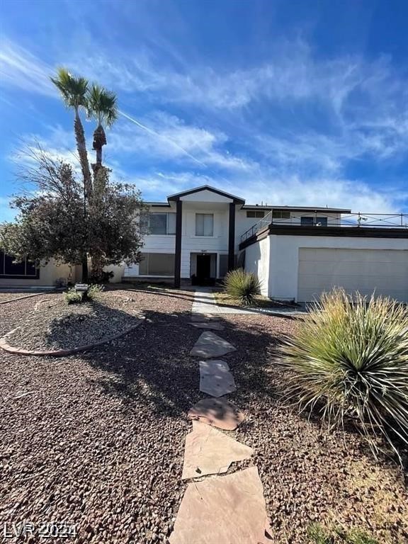 5243 Sunnywood Drive Property Photo 1