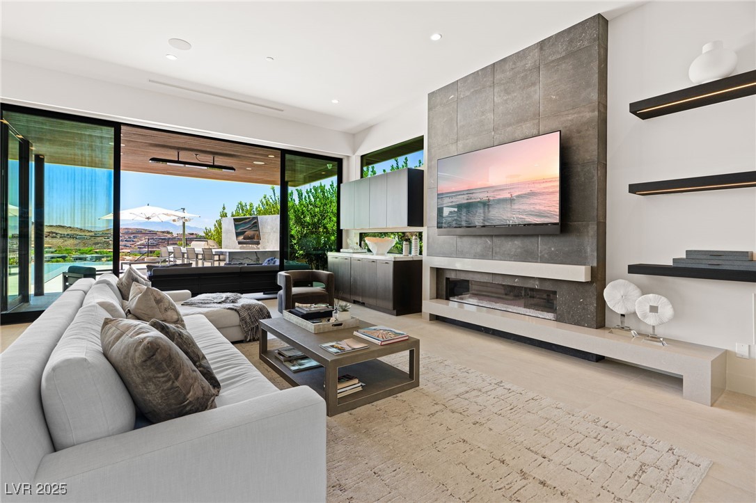 507 Serenity Point Drive Property Photo 9