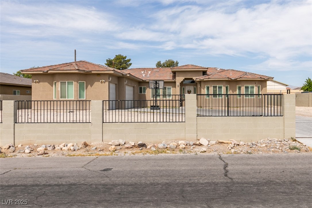 6131 Rio Vista Street Property Photo 5