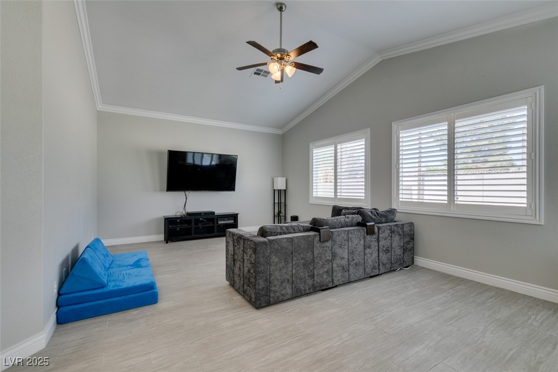 6131 Rio Vista Street Property Photo 19