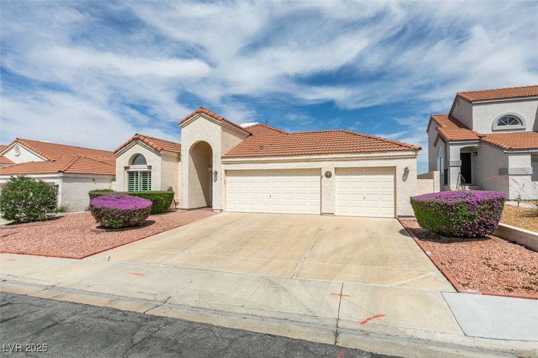 6 Sandwedge Drive Property Photo 1