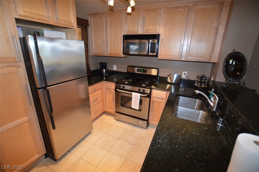 270 East Flamingo Road 319 Property Photo 8