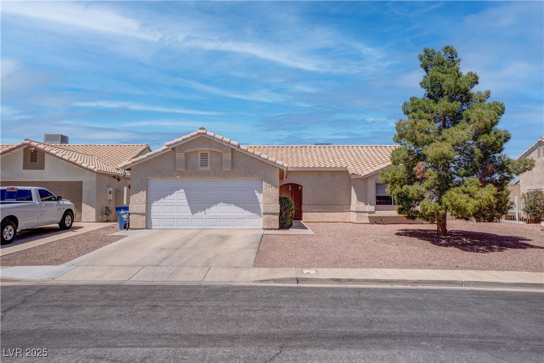 394 Lombardy Circle Property Photo 2